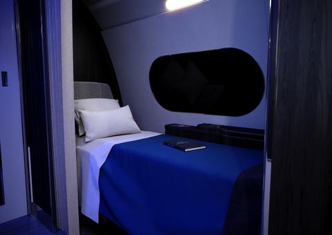 ACJ TwoTwenty - Crew rest ACJ TwoTwenty - Crew rest, night mood