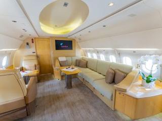 Comlux ACJ319 9H-LIV cabin interior
