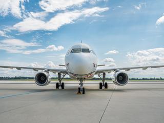 ACJ319ceo OE-ICE in the tarmac, front view