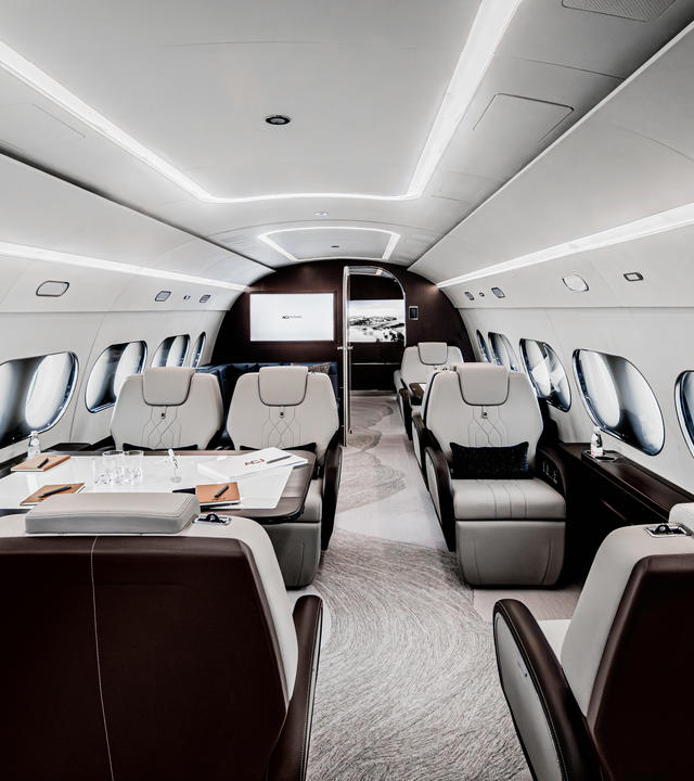 ACJ TwoTwenty 9H-220CJ - Main lounge © Tom Claeren