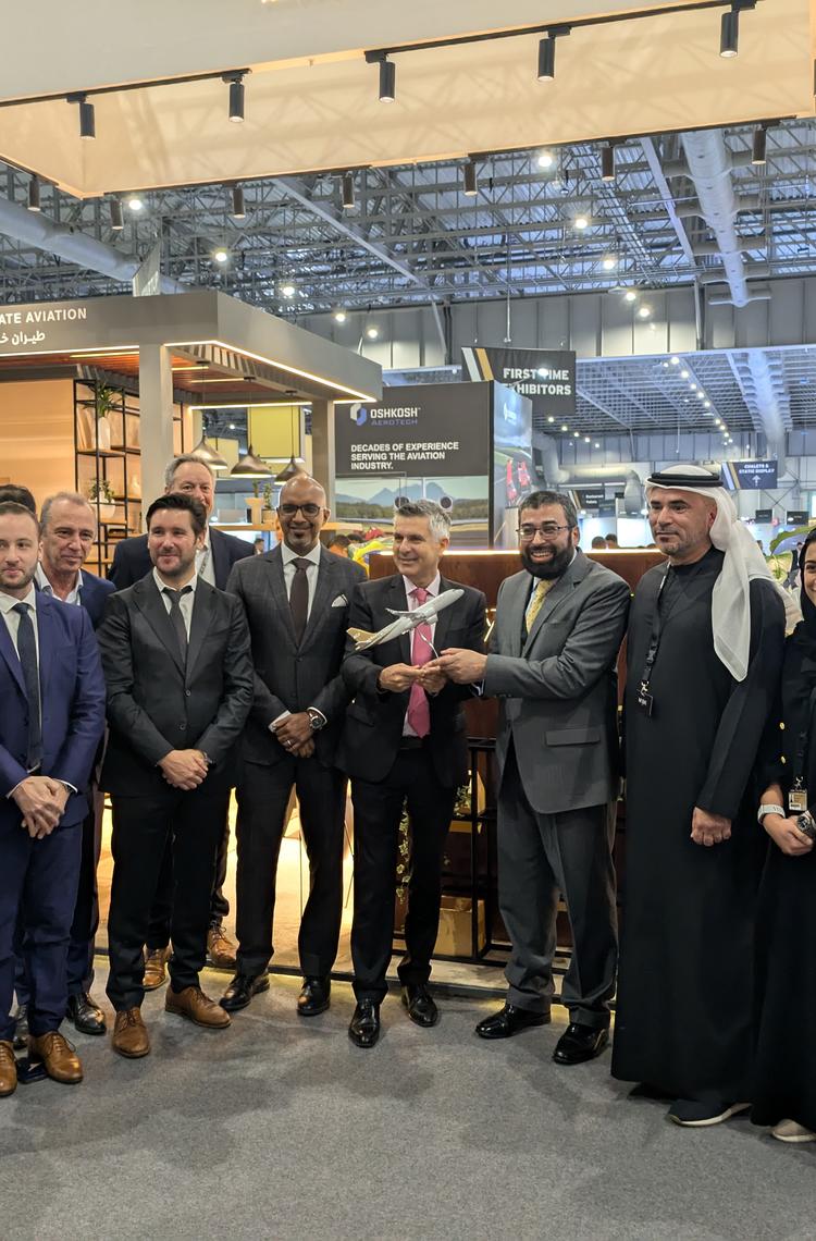 RoyalJet and Airbus Corporate Jets group picture