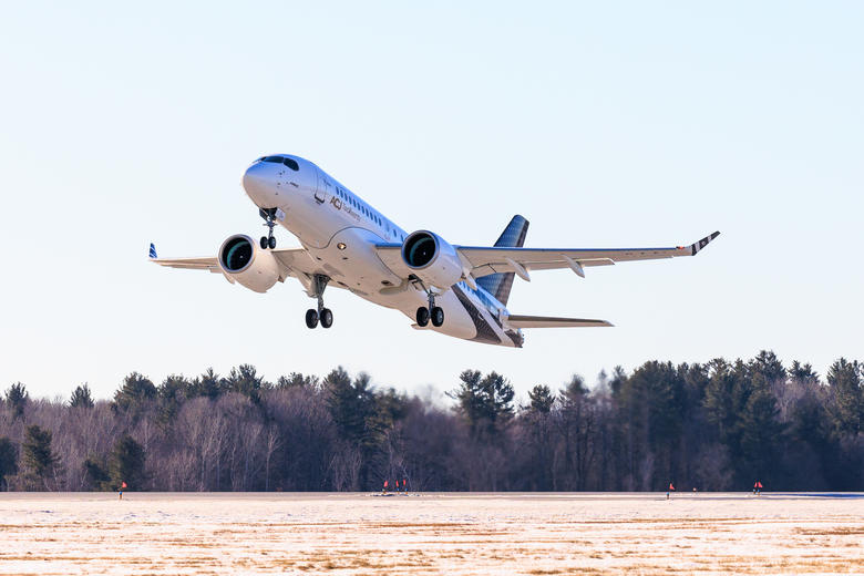 The first ACJ TwoTwenty aircraft takes off from the Mirabel airport