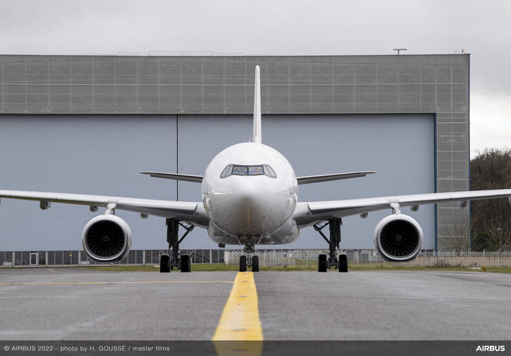 ACJ330 K5 Aviation front view