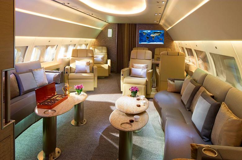 ACJ319 A6-CJE - Emirates executive lounge