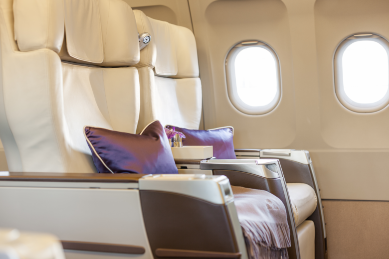ACJ319 LX-MCO - Global Jet seats close up