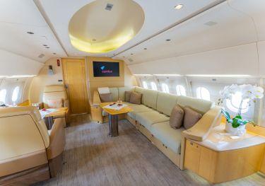 Comlux ACJ319 9H-LIV cabin interior