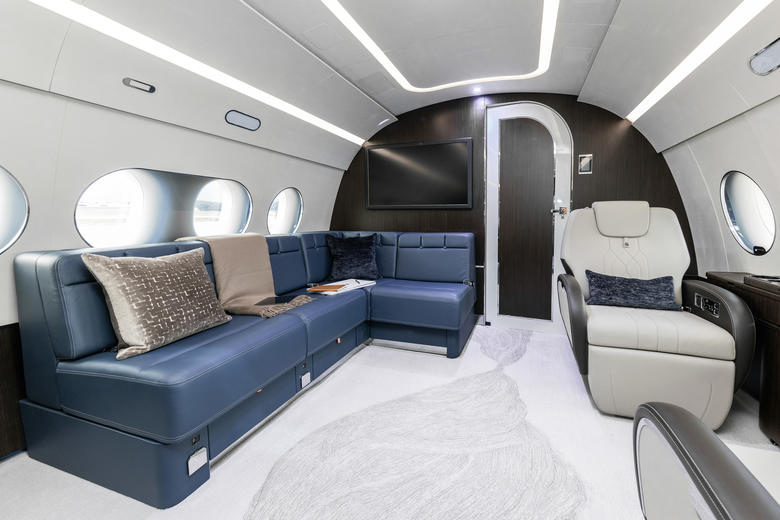 ACJ TwoTwenty 9H-220CJ - Lounge